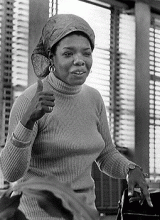 Maya Angelou speaks to students at Johnson C. Smith University