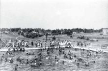 This swimming pool was one of few recreational opportunities for blacks in Charlotte in the years before desegregation. SECOND WARD ALUMNI ASSOCIATION.